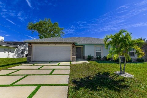 Villa ou maison à vendre à Port St. Lucie, Floride: 4 chambres, 167.78 m2 № 2146873 - photo 2