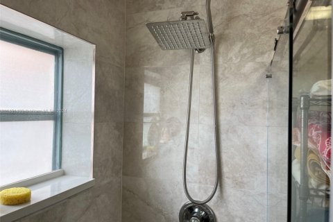 Condominio en venta en Hallandale Beach, Florida, 1 dormitorio, 68.38 m2 № 2045329 - foto 4