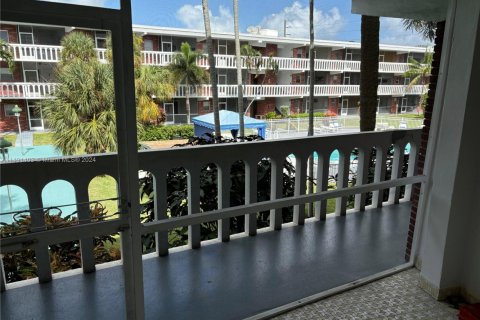 Condominio en venta en Hallandale Beach, Florida, 1 dormitorio, 68.38 m2 № 2045329 - foto 7
