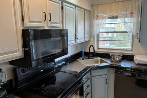 Condominio en venta en Hallandale Beach, Florida, 1 dormitorio, 68.38 m2 № 2045329 - foto 12