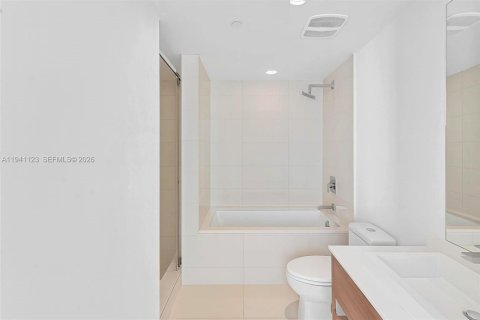 Купить кондоминиум в Майами, Флорида 2 спальни, 89.28м2, № 2003573 - фото 7