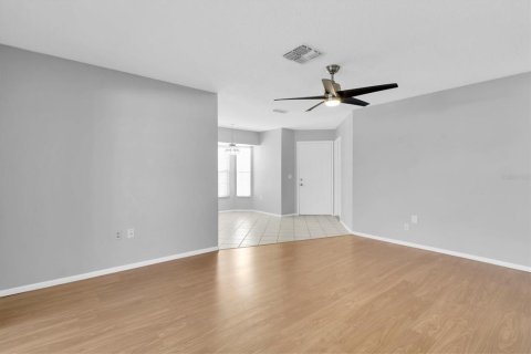 Condo in New Port Richey, Florida, 2 bedrooms  № 1767703 - photo 8
