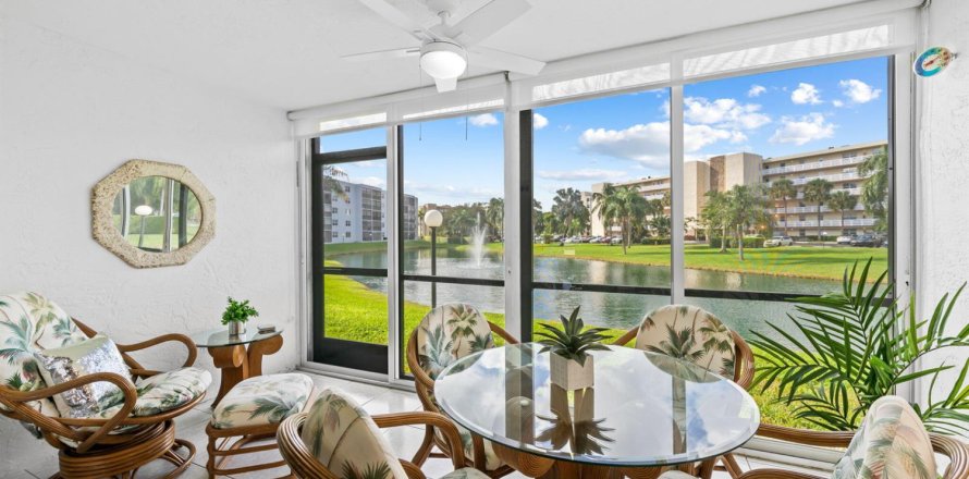 Condominio en Dania Beach, Florida, 2 dormitorios  № 2250395