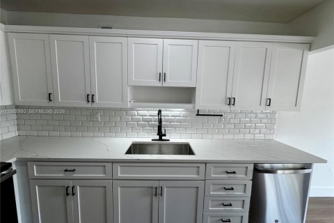 Copropriété à louer à Miami, Floride: 2 chambres, 108.7 m2 № 2056738 - photo 27