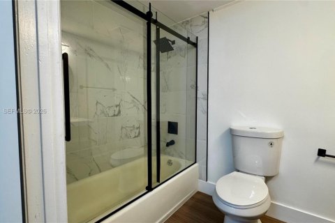 Copropriété à louer à Miami, Floride: 2 chambres, 108.7 m2 № 2056738 - photo 8