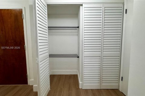 Copropriété à louer à Miami, Floride: 2 chambres, 108.7 m2 № 2056738 - photo 5