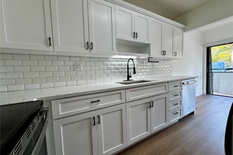 Copropriété à louer à Miami, Floride: 2 chambres, 108.7 m2 № 2056738 - photo 26