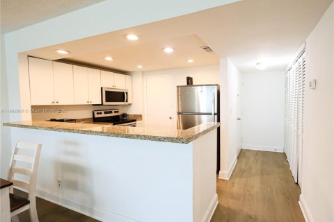 Appartement à louer à Miami, Floride: 3 chambres, 112.41 m2 № 1945664 - photo 5