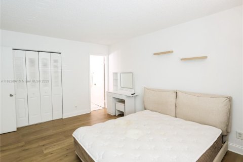 Appartement à louer à Miami, Floride: 3 chambres, 112.41 m2 № 1945664 - photo 16