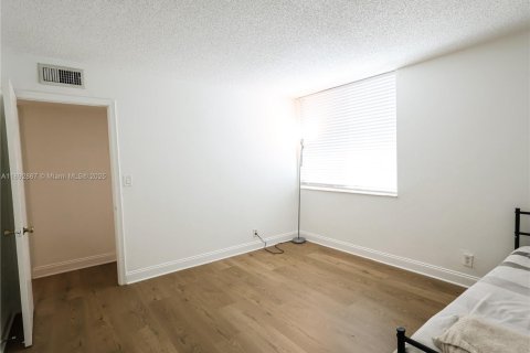 Appartement à louer à Miami, Floride: 3 chambres, 112.41 m2 № 1945664 - photo 18
