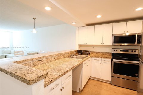 Appartement à louer à Miami, Floride: 3 chambres, 112.41 m2 № 1945664 - photo 3