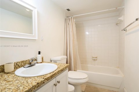 Appartement à louer à Miami, Floride: 3 chambres, 112.41 m2 № 1945664 - photo 23