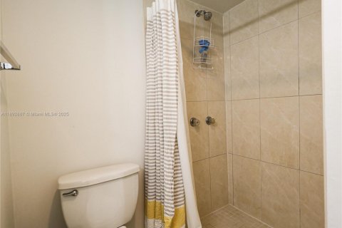 Appartement à louer à Miami, Floride: 3 chambres, 112.41 m2 № 1945664 - photo 17
