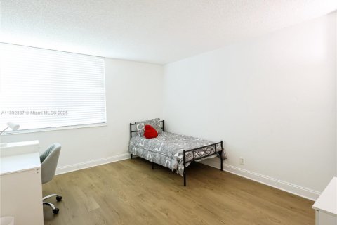 Appartement à louer à Miami, Floride: 3 chambres, 112.41 m2 № 1945664 - photo 13