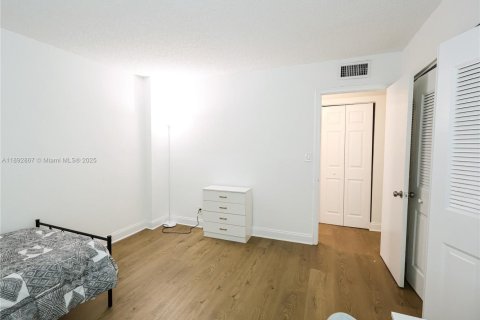 Appartement à louer à Miami, Floride: 3 chambres, 112.41 m2 № 1945664 - photo 25