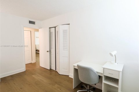Appartement à louer à Miami, Floride: 3 chambres, 112.41 m2 № 1945664 - photo 21