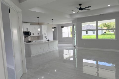 House in North Port, Florida 3 bedrooms, 182.27 sq.m. № 2204301 - photo 6