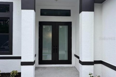House in North Port, Florida 3 bedrooms, 182.27 sq.m. № 2204301 - photo 4