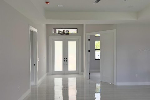 House in North Port, Florida 3 bedrooms, 182.27 sq.m. № 2204301 - photo 5