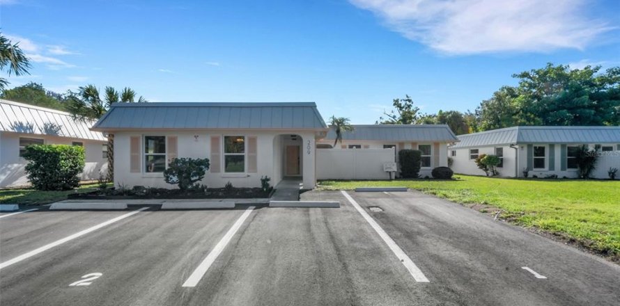 Appartement à Belleair Bluffs, Floride 2 chambres, 106.28 m2 № 2408943