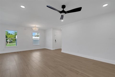 Appartement à louer à Belleair Bluffs, Floride: 2 chambres, 106.28 m2 № 2408943 - photo 18