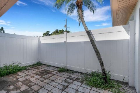 Appartement à louer à Belleair Bluffs, Floride: 2 chambres, 106.28 m2 № 2408943 - photo 12