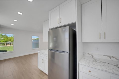 Appartement à louer à Belleair Bluffs, Floride: 2 chambres, 106.28 m2 № 2408943 - photo 25
