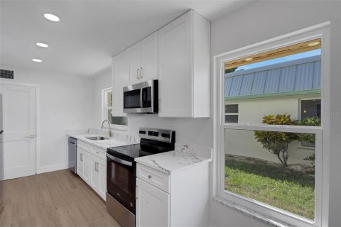 Appartement à louer à Belleair Bluffs, Floride: 2 chambres, 106.28 m2 № 2408943 - photo 21
