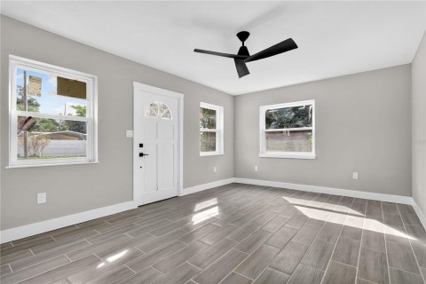 House in Winter Park, Florida 5 bedrooms, 229.65 sq.m. № 2135448 - photo 16