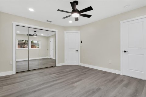 House in Winter Park, Florida 5 bedrooms, 229.65 sq.m. № 2135448 - photo 11