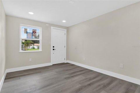 House in Winter Park, Florida 5 bedrooms, 229.65 sq.m. № 2135448 - photo 14