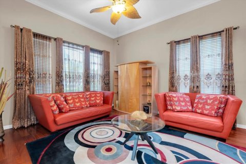 House in Tampa, Florida 4 bedrooms, 320.98 sq.m. № 2321021 - photo 18