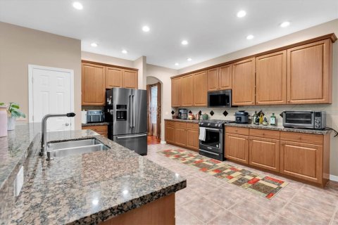 House in Tampa, Florida 4 bedrooms, 320.98 sq.m. № 2321021 - photo 12