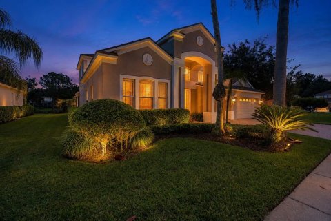 House in Tampa, Florida 4 bedrooms, 320.98 sq.m. № 2321021 - photo 5