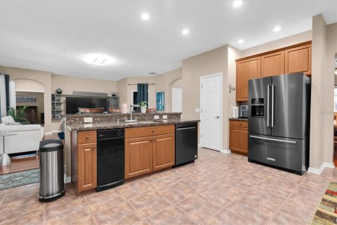 House in Tampa, Florida 4 bedrooms, 320.98 sq.m. № 2321021 - photo 13