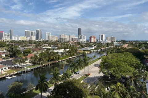Copropriété à louer à Aventura, Floride: 2 chambres, 147.71 m2 № 2086196 - photo 3