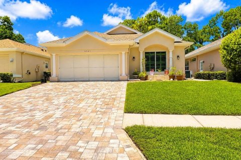 House in Spring Hill, Florida 3 bedrooms, 182.46 sq.m. № 2217369