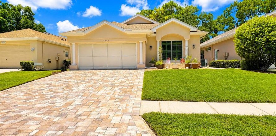 Casa en Spring Hill, Florida 3 dormitorios, 182.46 m2 № 2217369