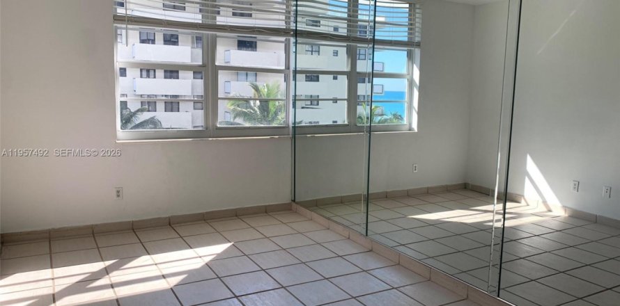 Condo à Miami Beach, Floride, 1 chambre  № 2011332