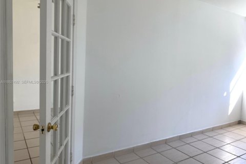 Copropriété à louer à Miami Beach, Floride: 1 chambre, 50.63 m2 № 2011332 - photo 5