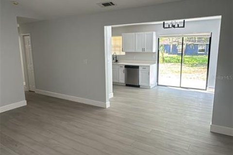 House in Gainesville, Florida 3 bedrooms, 102.56 sq.m. № 1913546 - photo 3