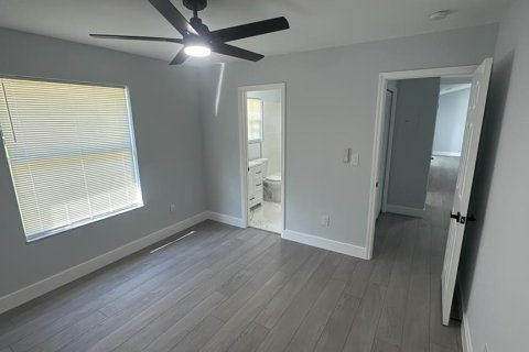 House in Gainesville, Florida 3 bedrooms, 102.56 sq.m. № 1913546 - photo 12