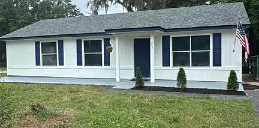 House in Gainesville, Florida 3 bedrooms, 102.56 sq.m. № 1913546