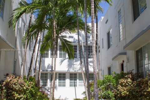 Condominio en venta en Miami Beach, Florida, 1 dormitorio, 49.42 m2 № 1979320 - foto 1