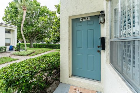 Touwnhouse à vendre à Tampa, Floride: 2 chambres, 96.99 m2 № 1899681 - photo 6