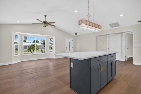 Villa ou maison à vendre à Punta Gorda, Floride: 3 chambres, 141.58 m2 № 2360911 - photo 12