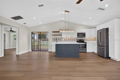 Villa ou maison à vendre à Punta Gorda, Floride: 3 chambres, 141.58 m2 № 2360911 - photo 4