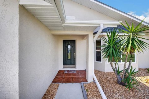 Villa ou maison à vendre à Punta Gorda, Floride: 3 chambres, 141.58 m2 № 2360911 - photo 3