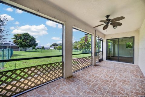 Villa ou maison à vendre à Punta Gorda, Floride: 3 chambres, 141.58 m2 № 2360911 - photo 30