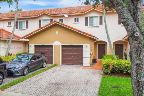 Adosado en venta en Tamarac, Florida, 2 dormitorios, 132.66 m2 № 1993356 - foto 25